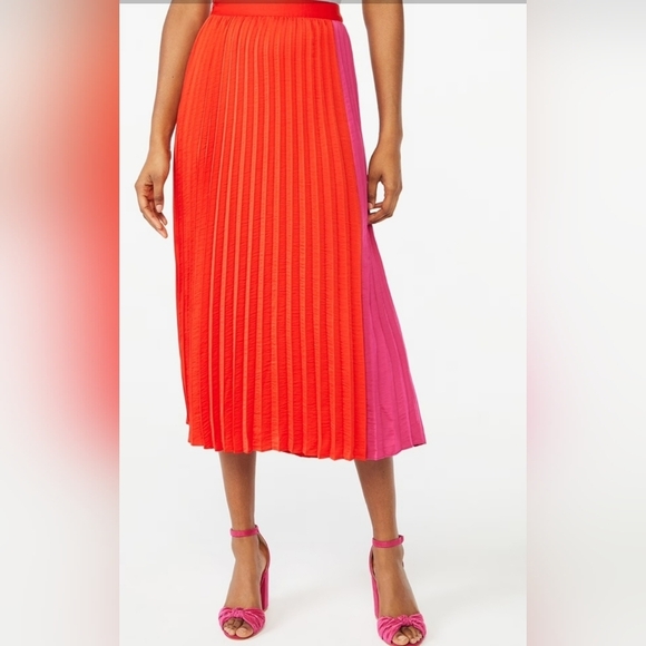 Scoop Dresses & Skirts - Scoop Pleated Matte Satin Midi Skirt - SZ 22 XXXL